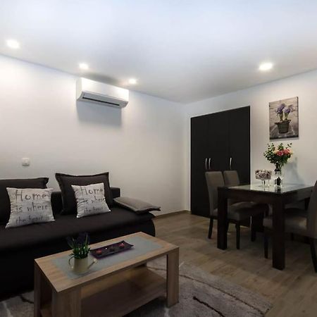 Wonderful Apartment Near City Center And Sea Split Extérieur photo