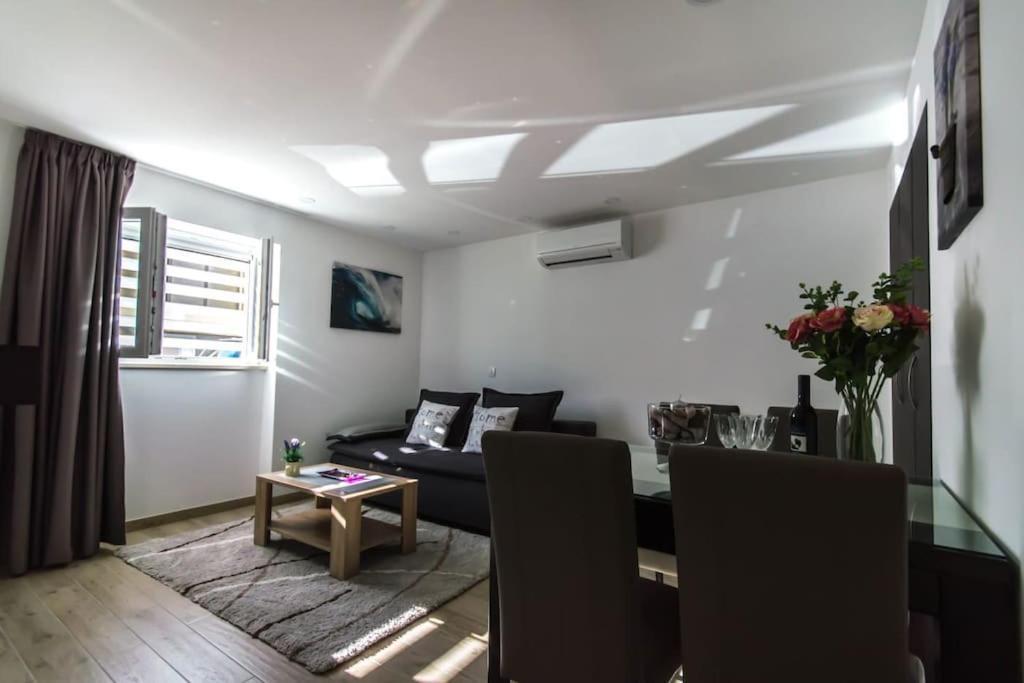 Wonderful Apartment Near City Center And Sea Split Extérieur photo